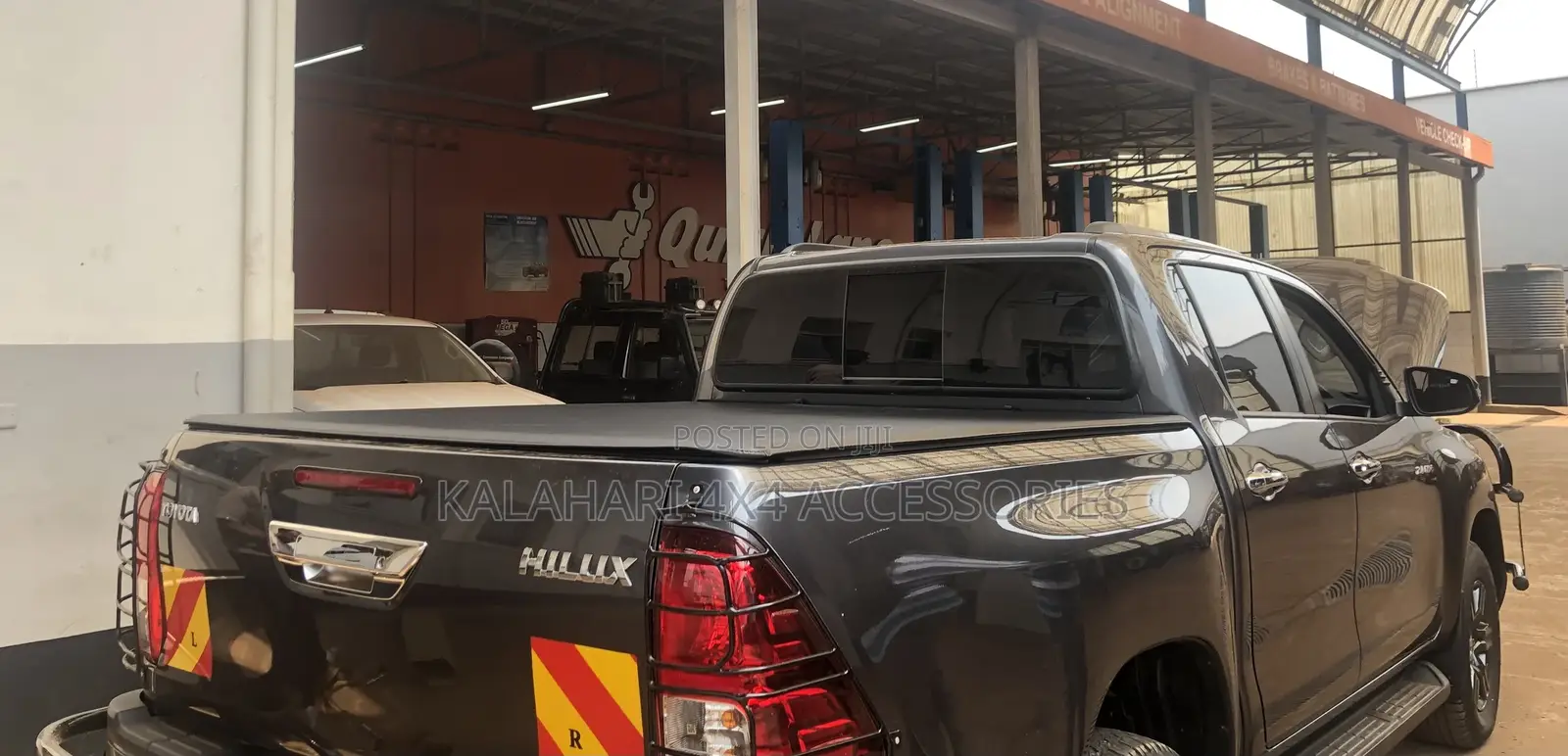 Soft Rolling Leather Tonneau Cover Hilux