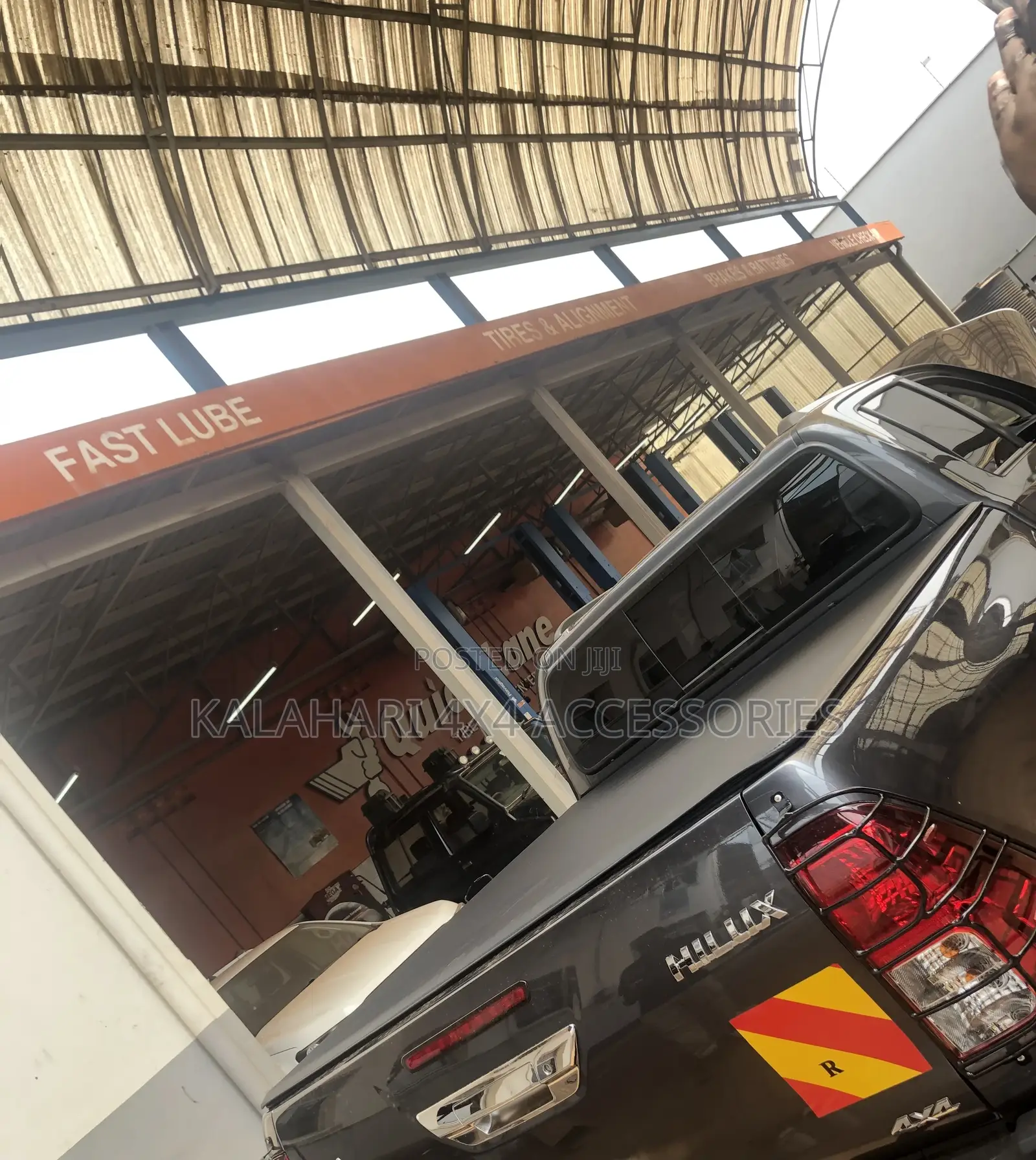 Soft Rolling Leather Tonneau Cover Hilux