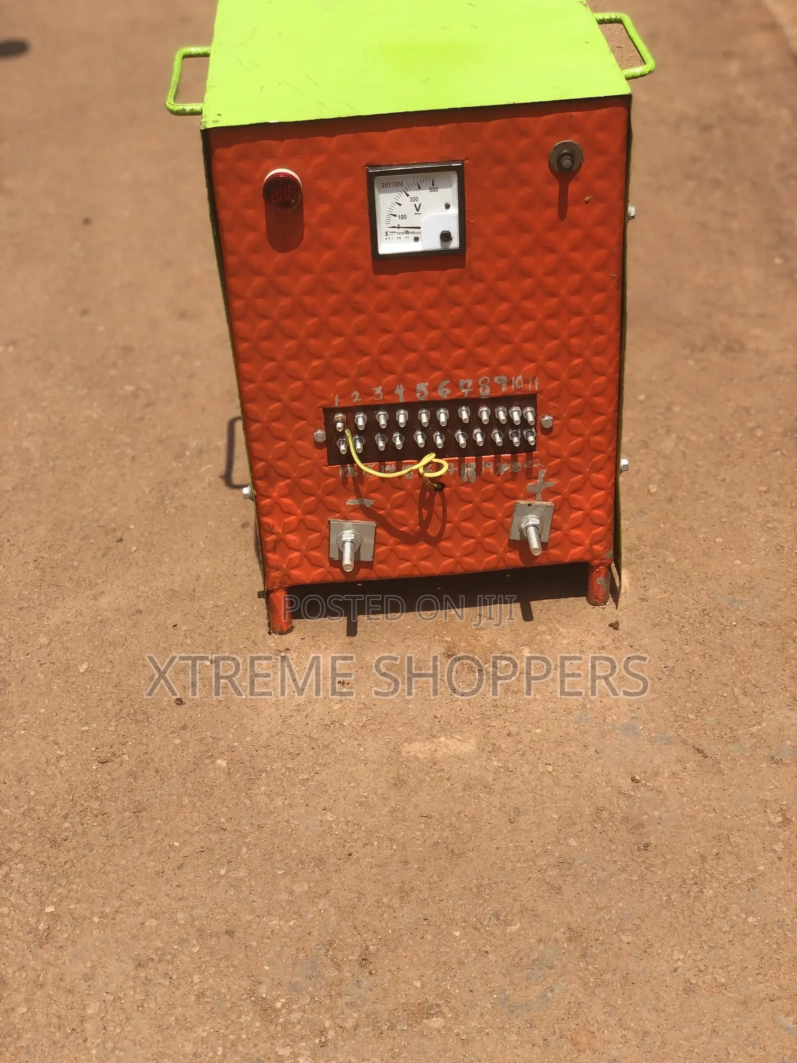 Battery Charger 22 Batteries 11