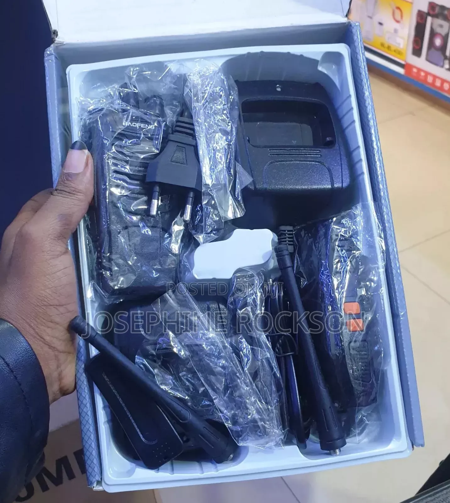 UHF Portable Two Way Radio Walkie Talkies Radio Calls