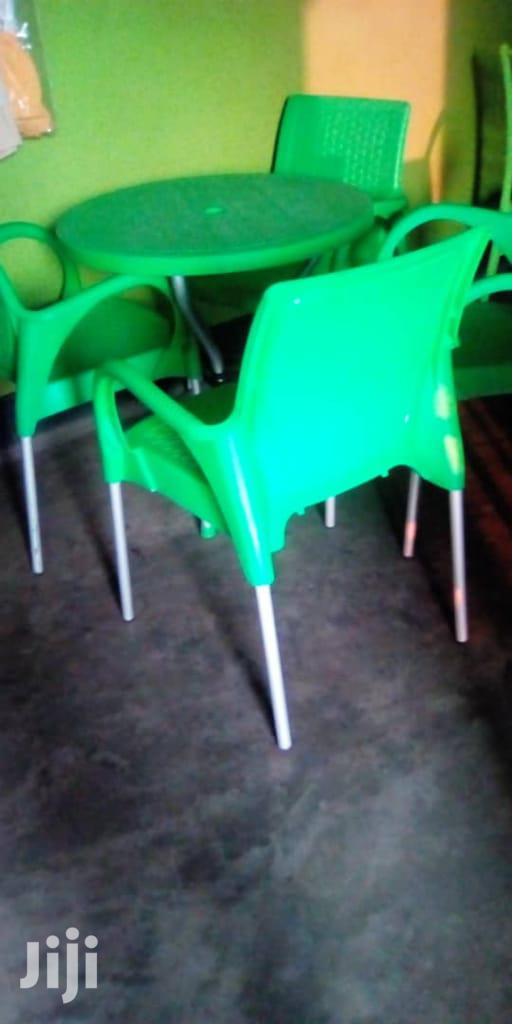 Plastic Restourant Chair