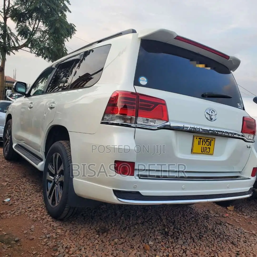 Toyota Land Cruiser 4.6 V8 VX-R 2014 White