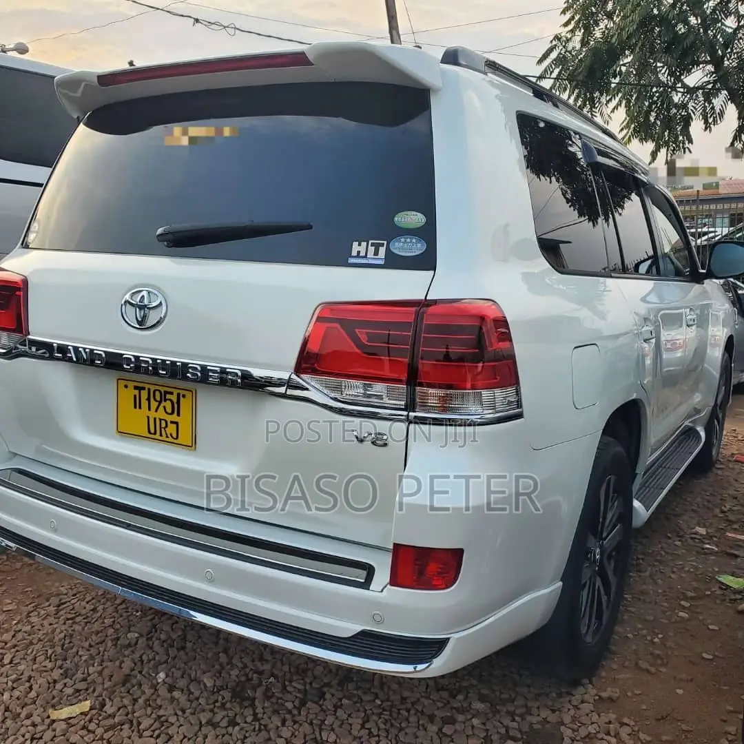 Toyota Land Cruiser 4.6 V8 VX-R 2014 White