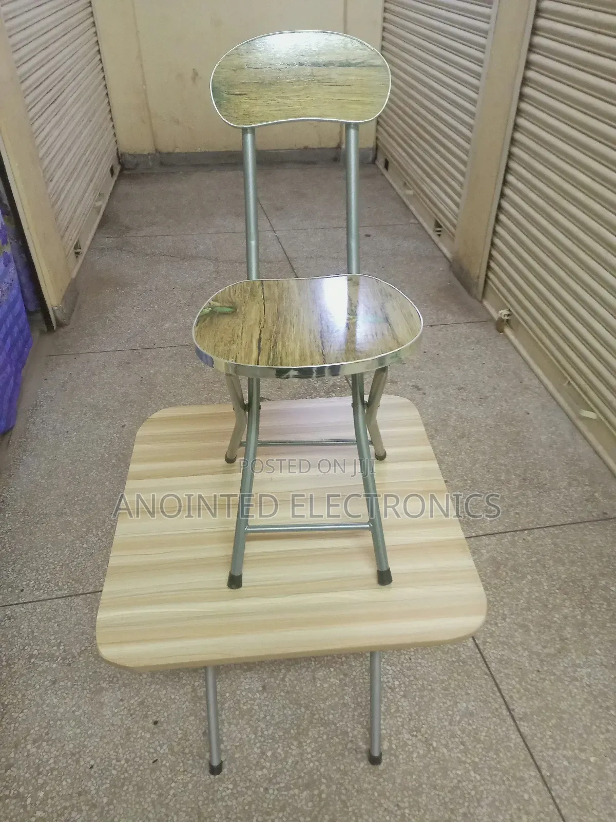 Foldable Reading Table