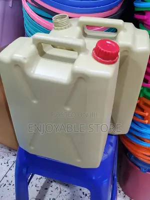 Jerrycans 10ltrs Plastic Jerrycans
