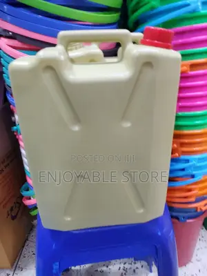 Jerrycans 10ltrs Plastic Jerrycans