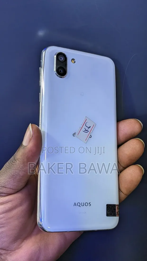 Sharp Aquos R2 64 GB White in Central Division Mobile Phones