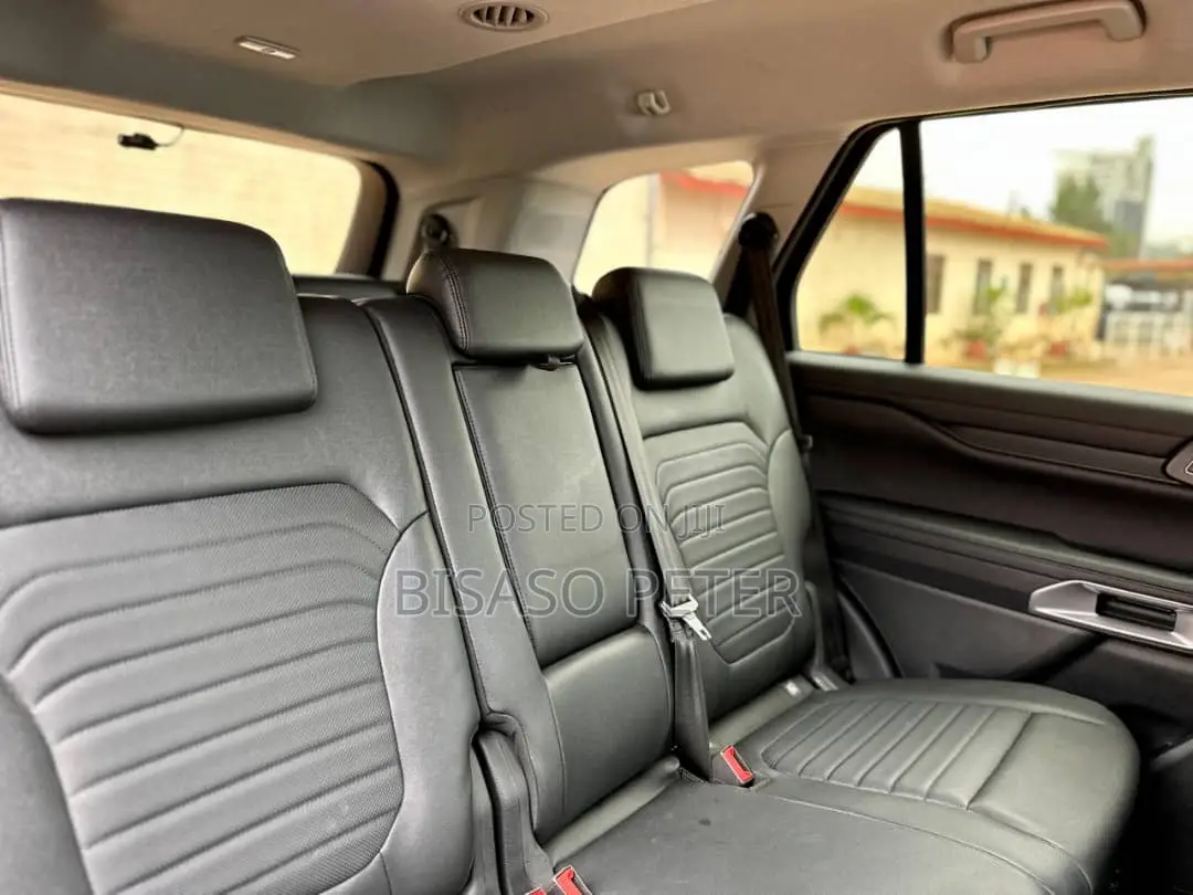 Ford Everest 2022 Blue