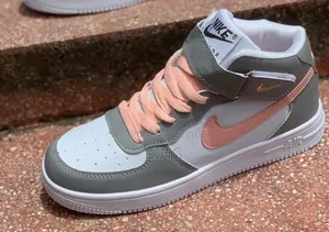 Ladies Air Force 1 High Sneakers New