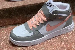 Ladies Air Force 1 High Sneakers New