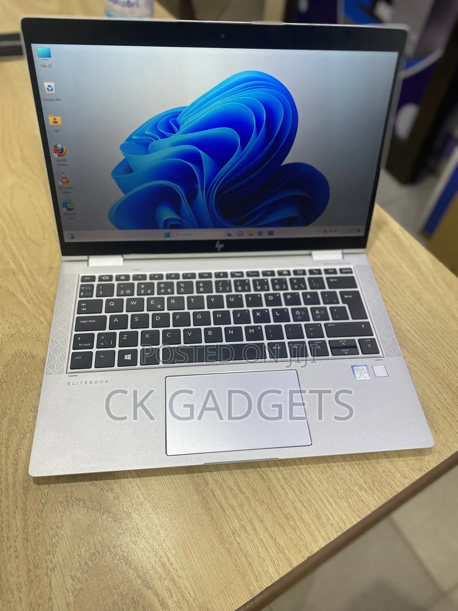 New Laptop HP EliteBook 1030 16GB Intel Core I5 SSD 256GB