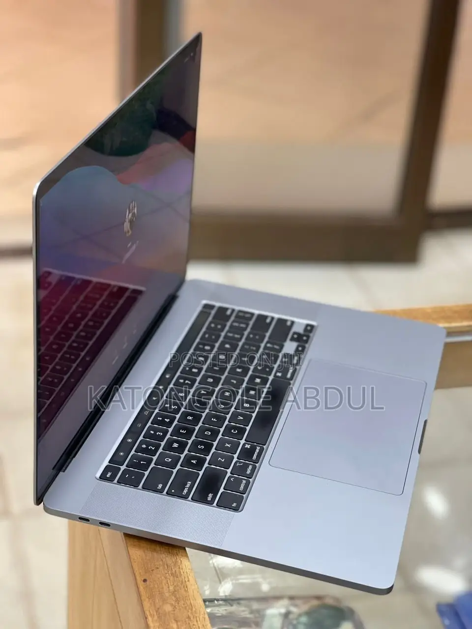 New Laptop Apple MacBook Pro 32GB Intel Core I9 SSD 1T