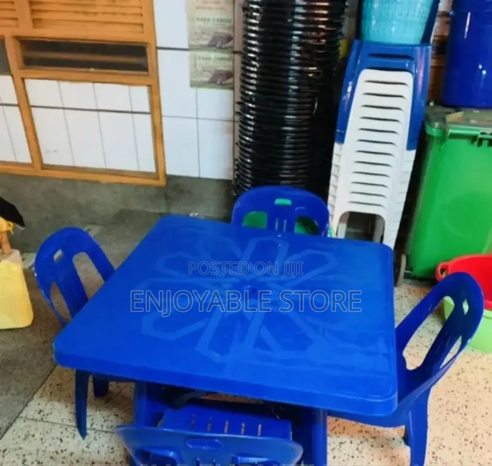 Dining/Bar and Restaurant Plastic Chairs and Table
