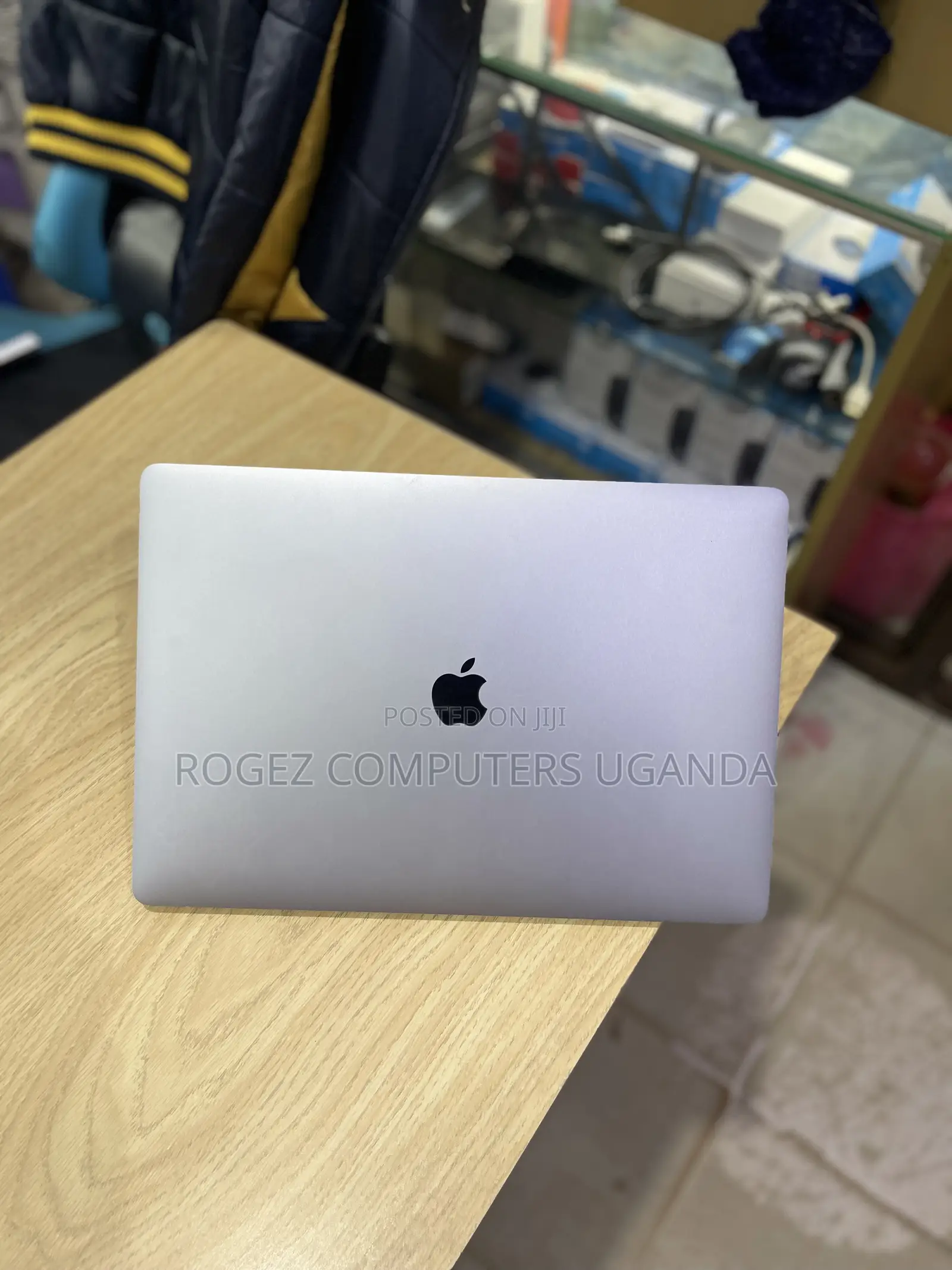 New Laptop Apple MacBook Pro 2019 32GB Intel Core I9 SSD 1T
