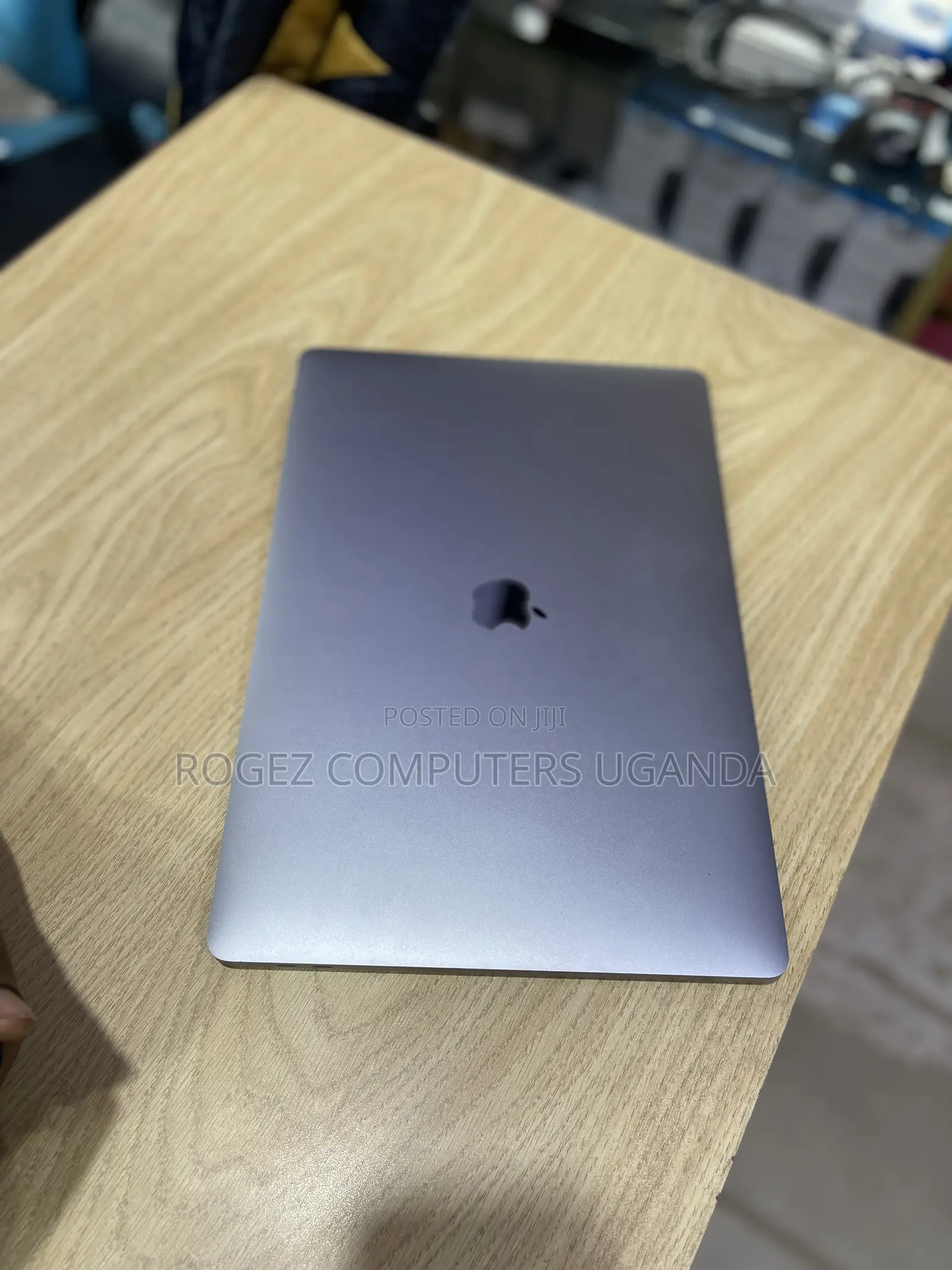 New Laptop Apple MacBook Pro 2019 32GB Intel Core I9 SSD 1T