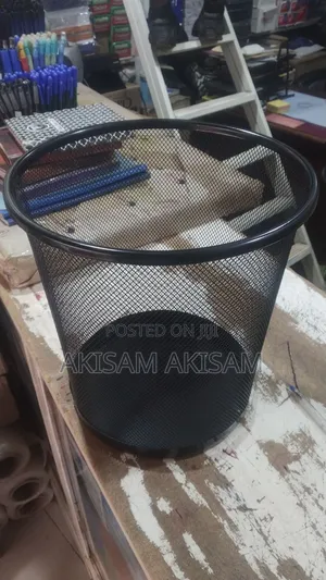 Dustbin Metallic