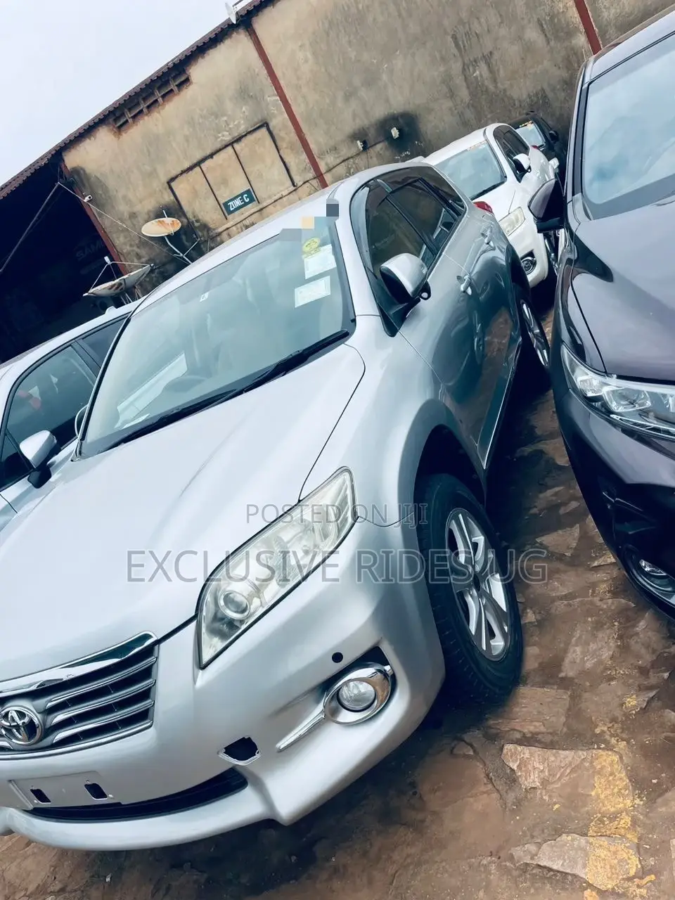 Toyota Vanguard 2013 Silver