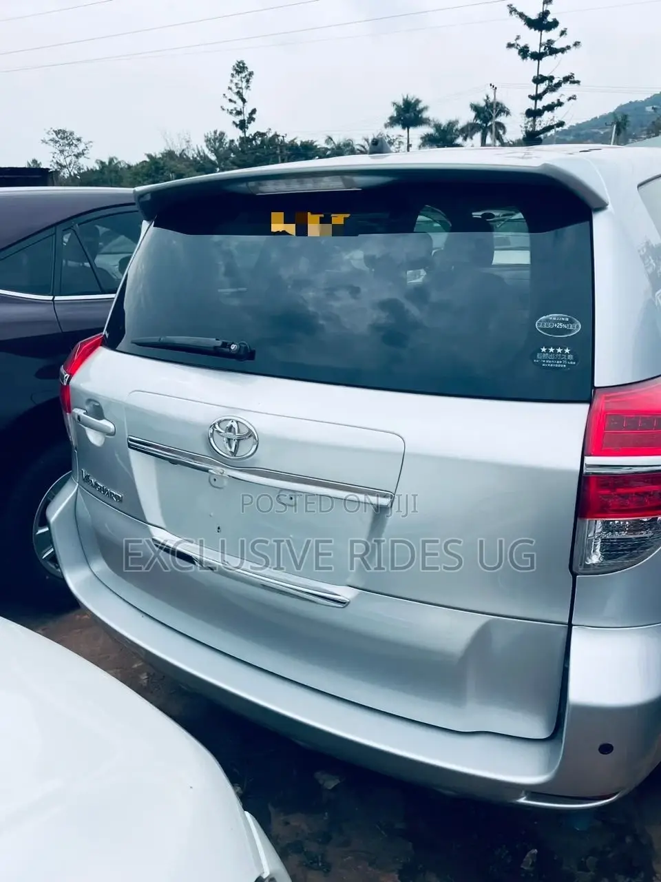 Toyota Vanguard 2013 Silver