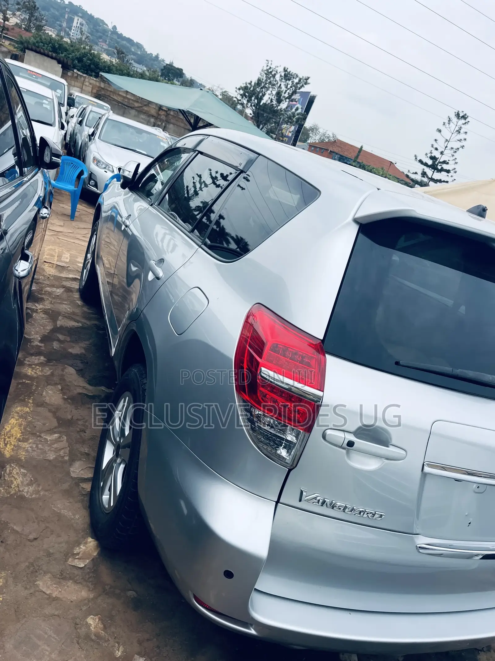 Toyota Vanguard 2013 Silver