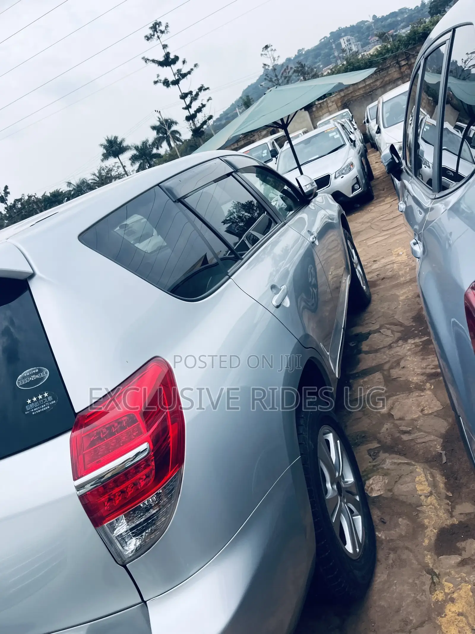 Toyota Vanguard 2013 Silver