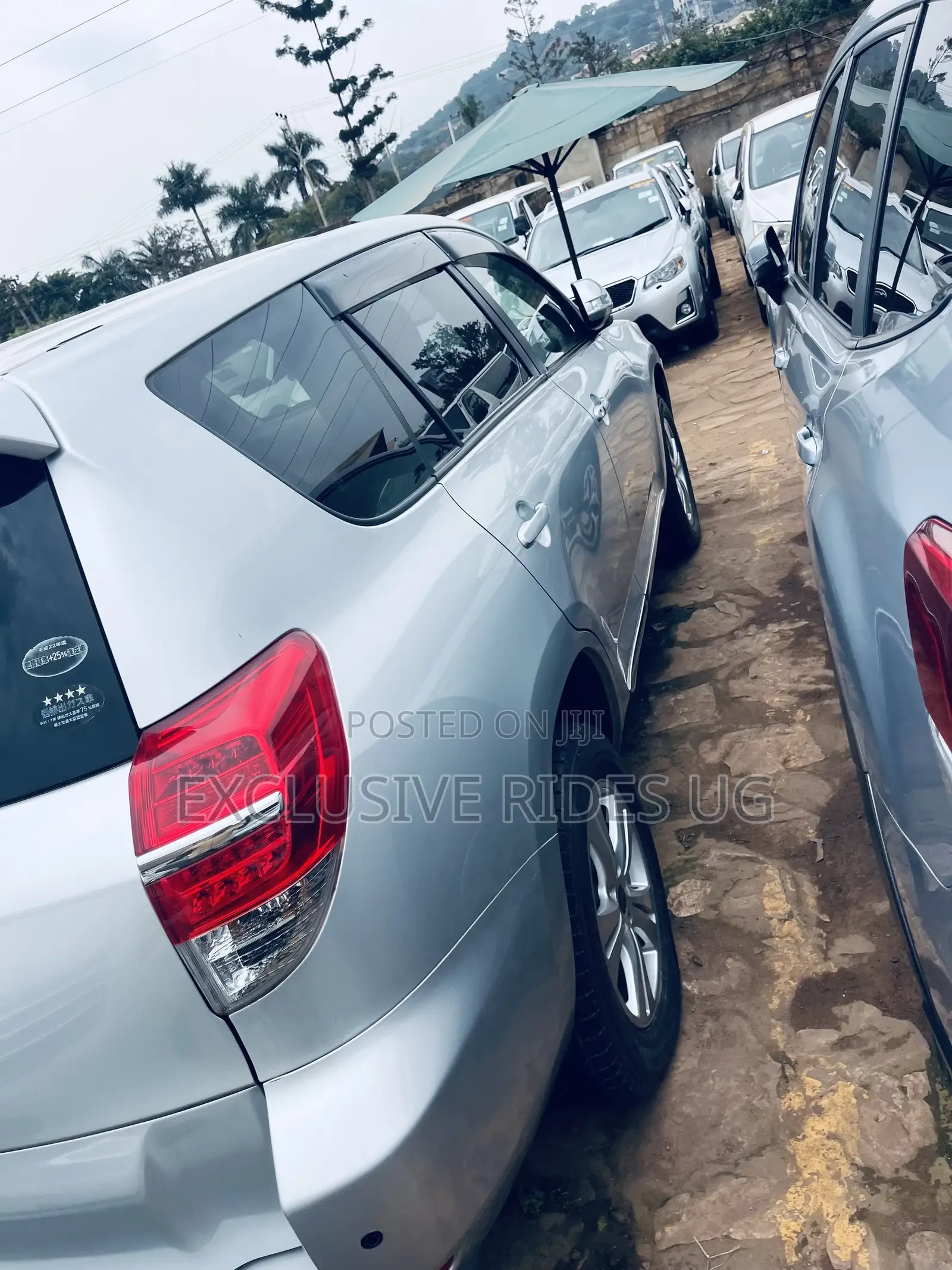 Toyota Vanguard 2013 Silver