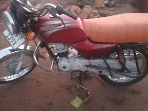 Bajaj Boxer 100 2023 Red