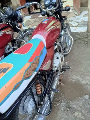Bajaj Boxer 2023 Red