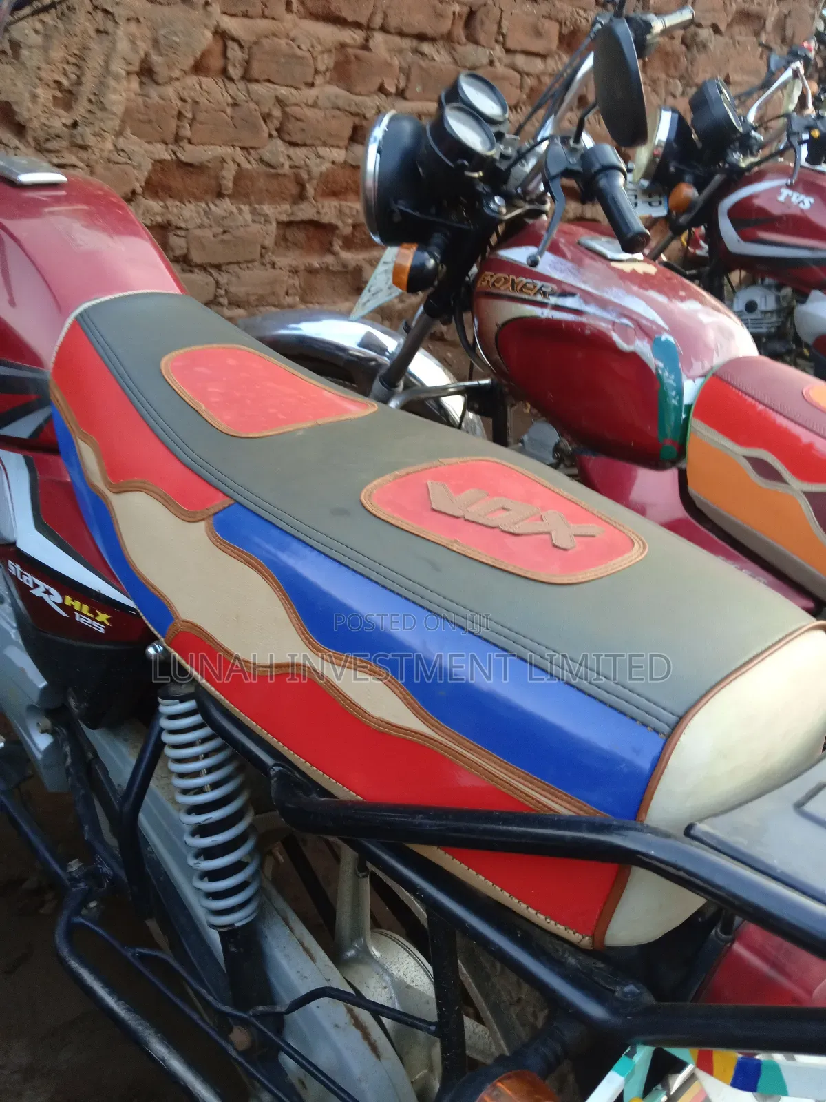 TVS HLX 125 2023 Red