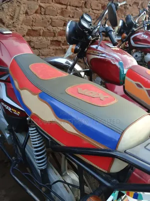 TVS HLX 125 2023 Red