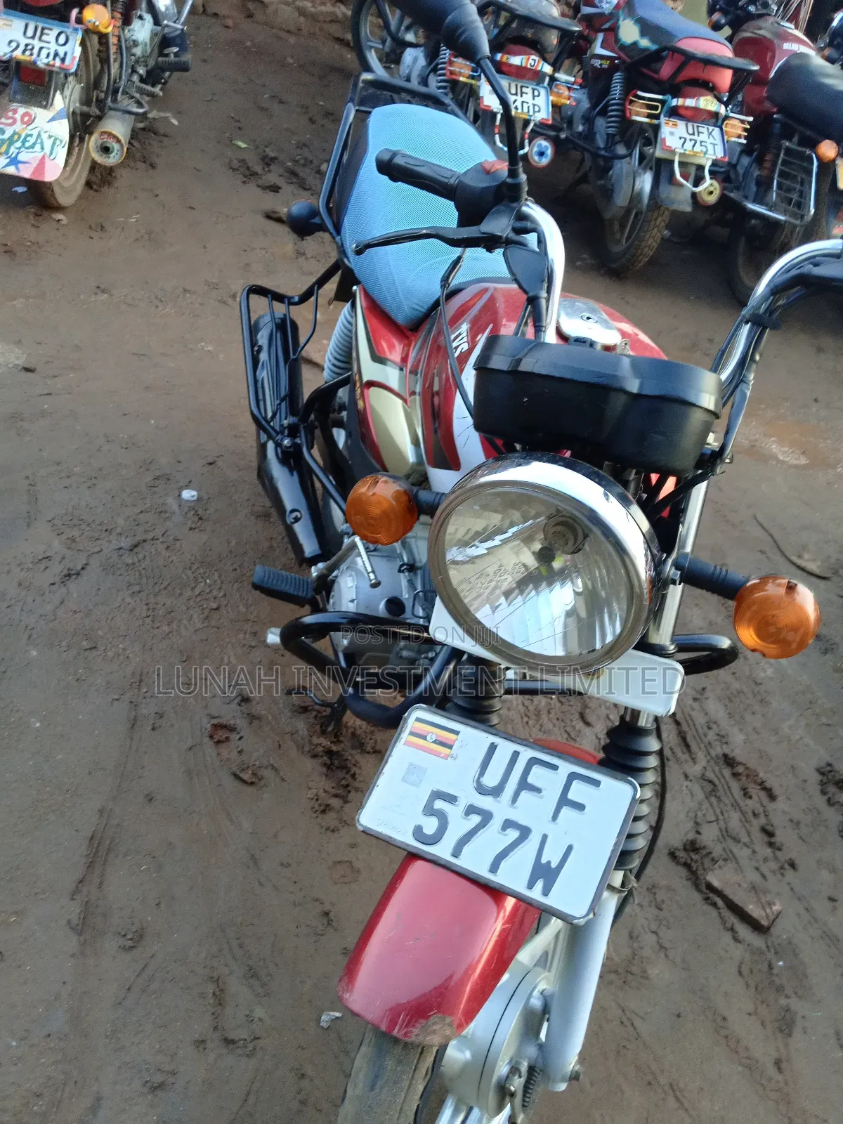 TVS HLX 125 2023 Red