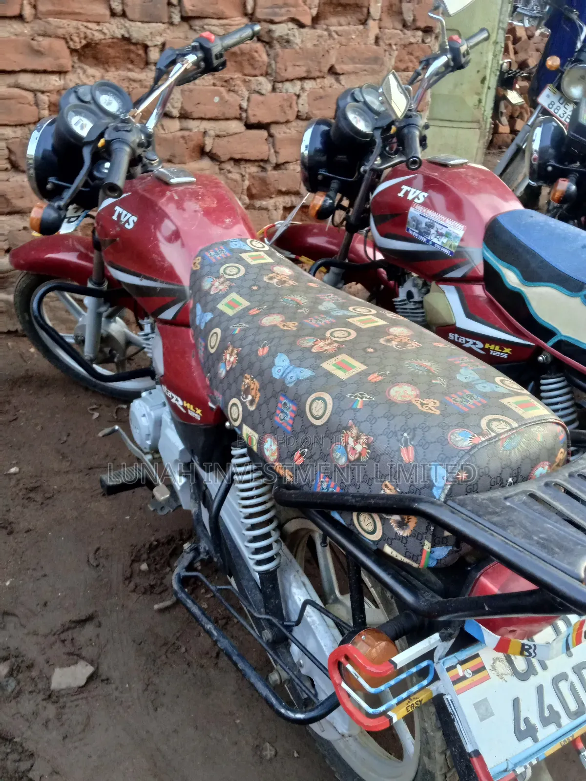 TVS HLX 125 2023 Red