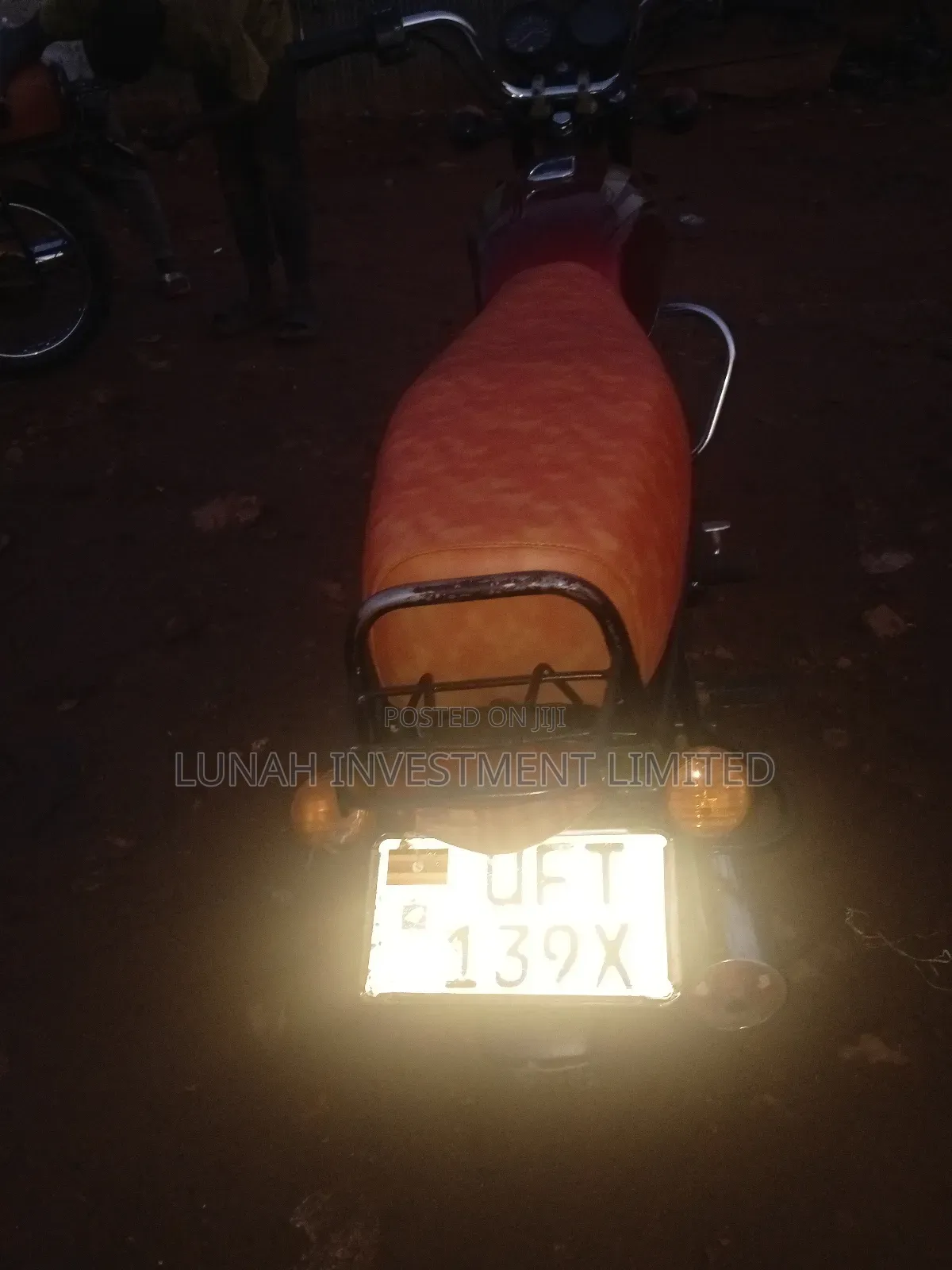 Bajaj Boxer BM100ES 2023 Red
