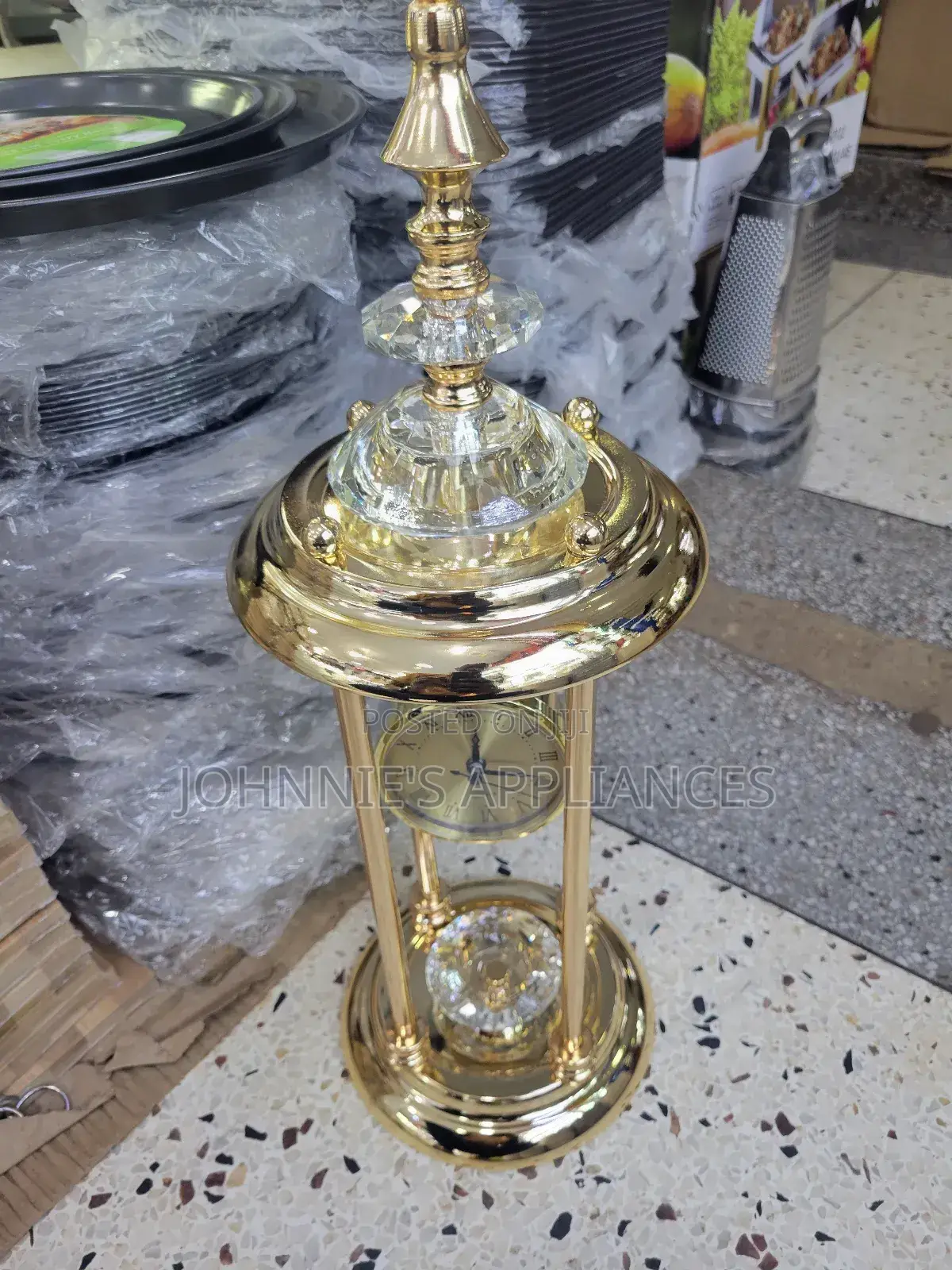 Unique Gold House Deco With Clocks
