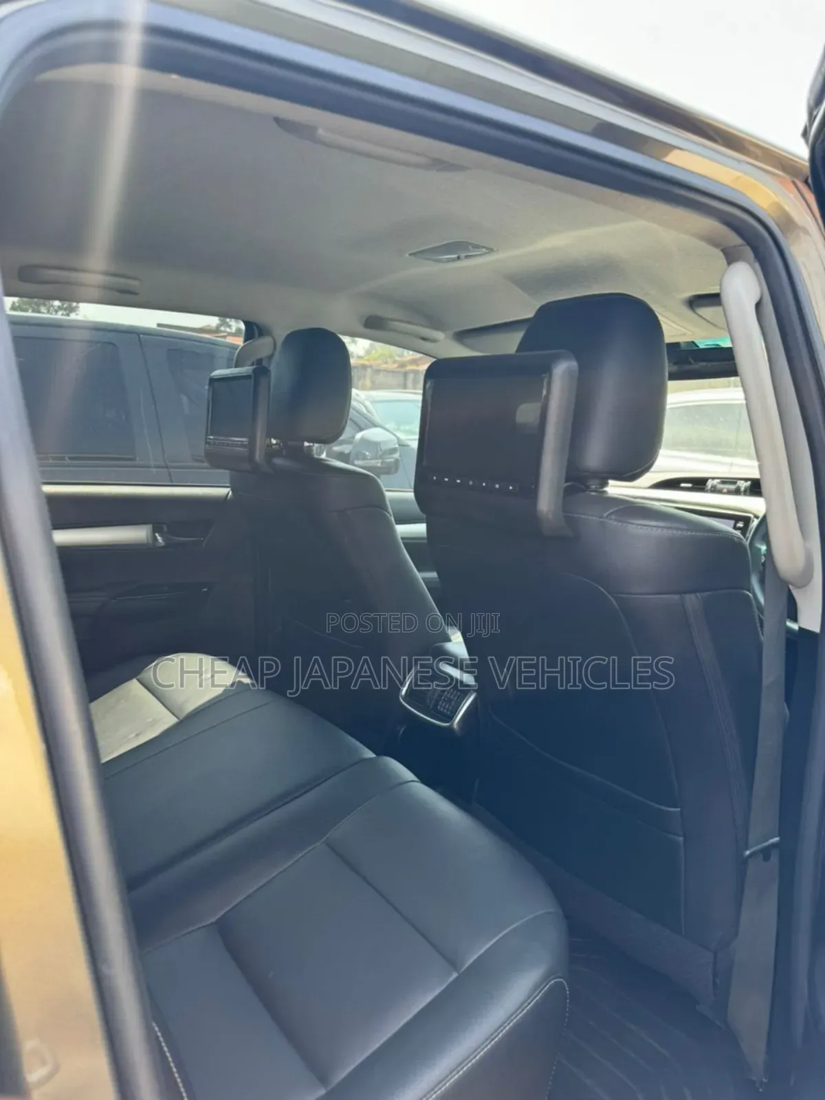 Toyota Hilux 2021 Green