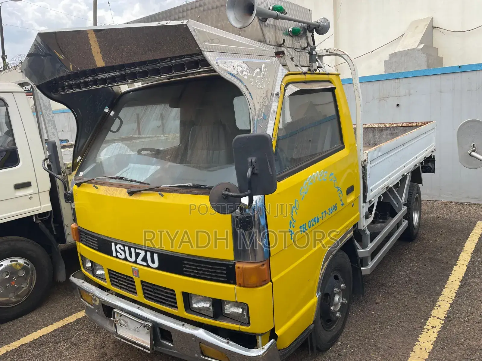 Isuzu Short Big Tyres