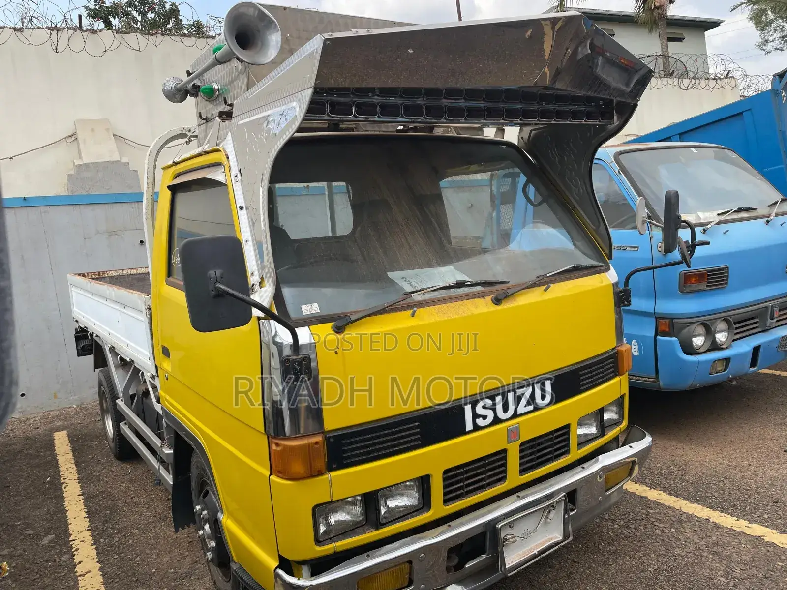 Isuzu Short Big Tyres