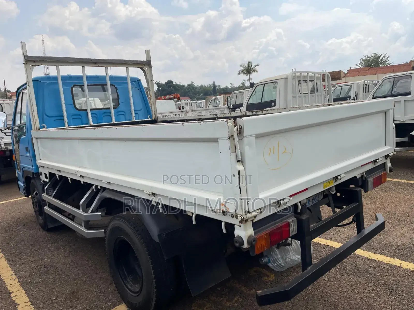 Isuzu Elf Mini Truck