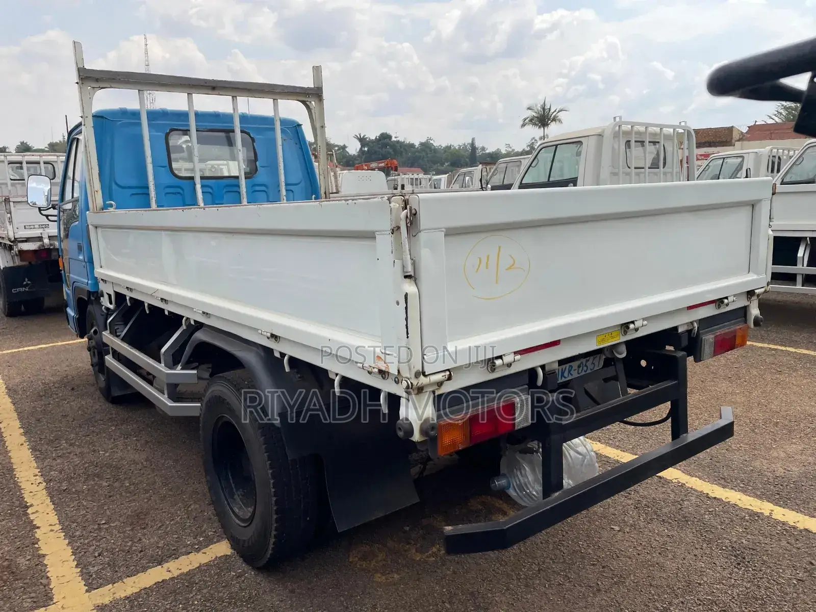Isuzu Elf Mini Truck