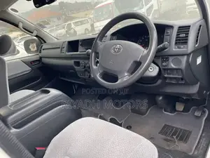 Toyota HiAce 2015 White