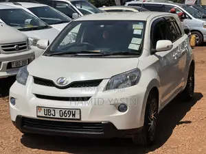 Toyota IST 2008 White