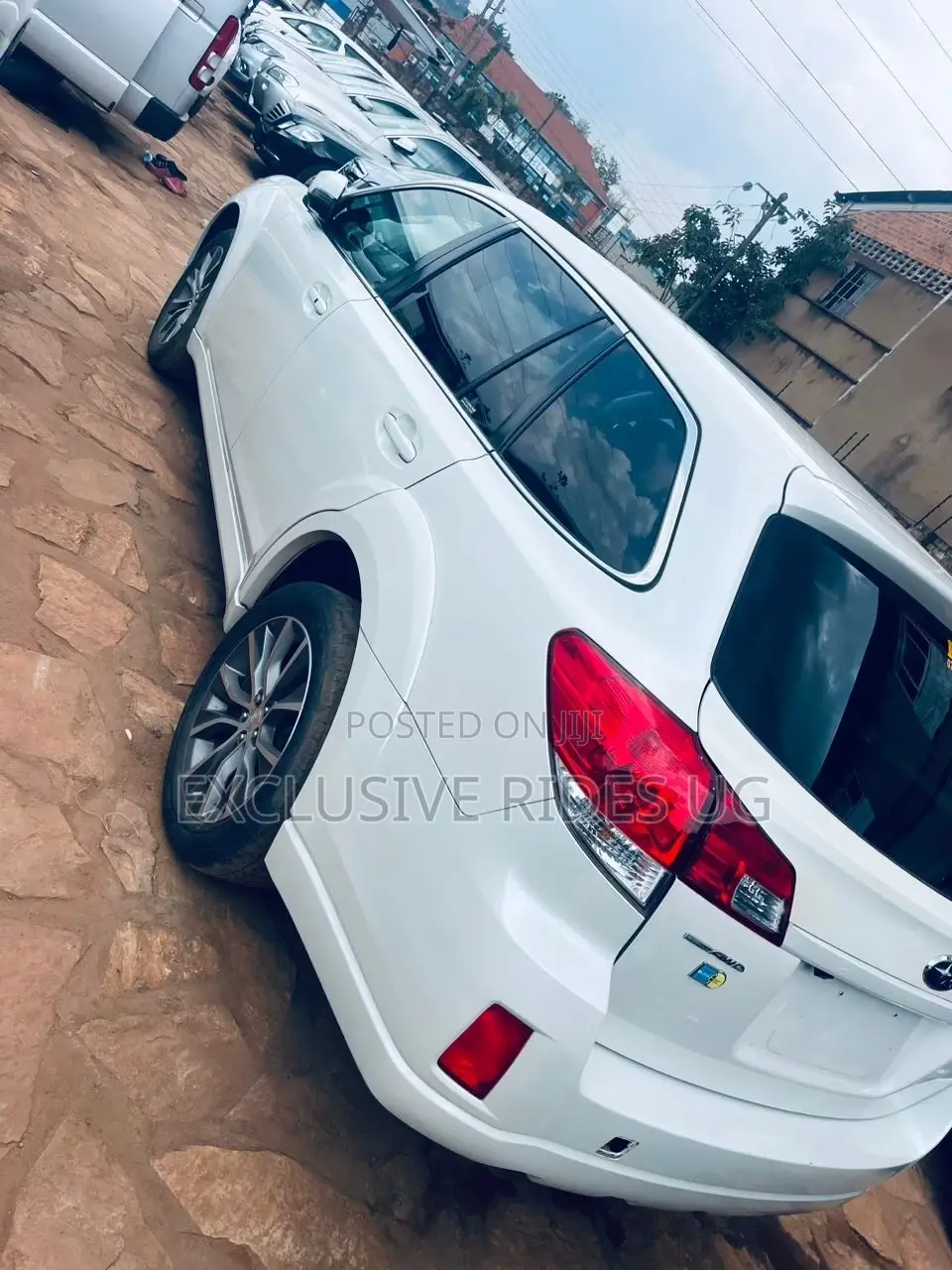 Subaru Outback 2.5i Premium CVT 2012 White
