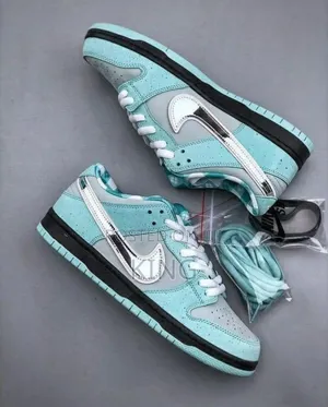 Dunk Low Diamond Lobster Sneakers