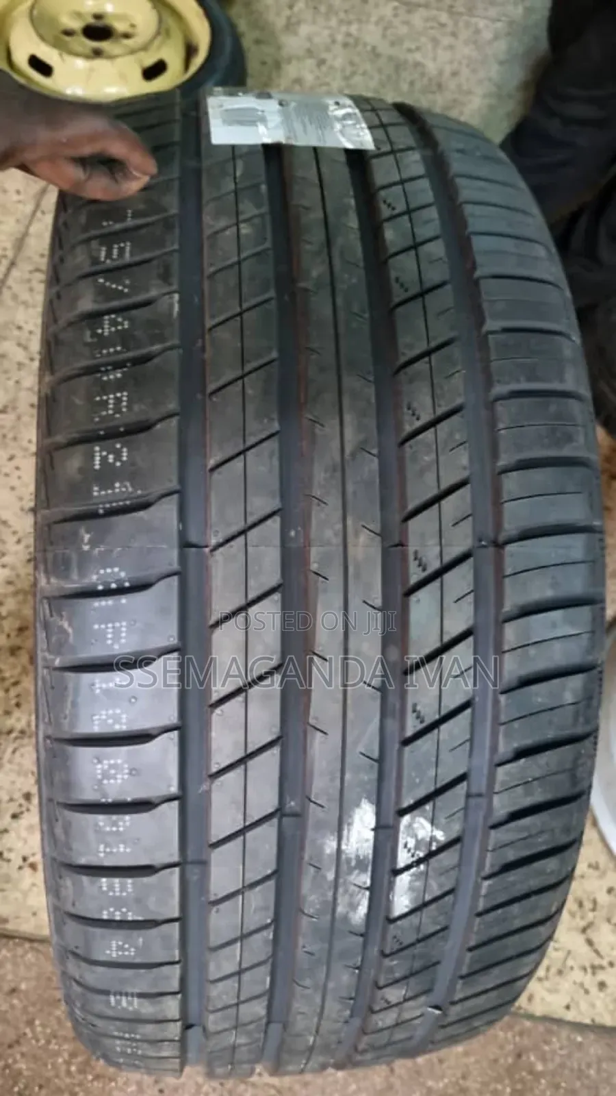 275/40r21 Rxquest