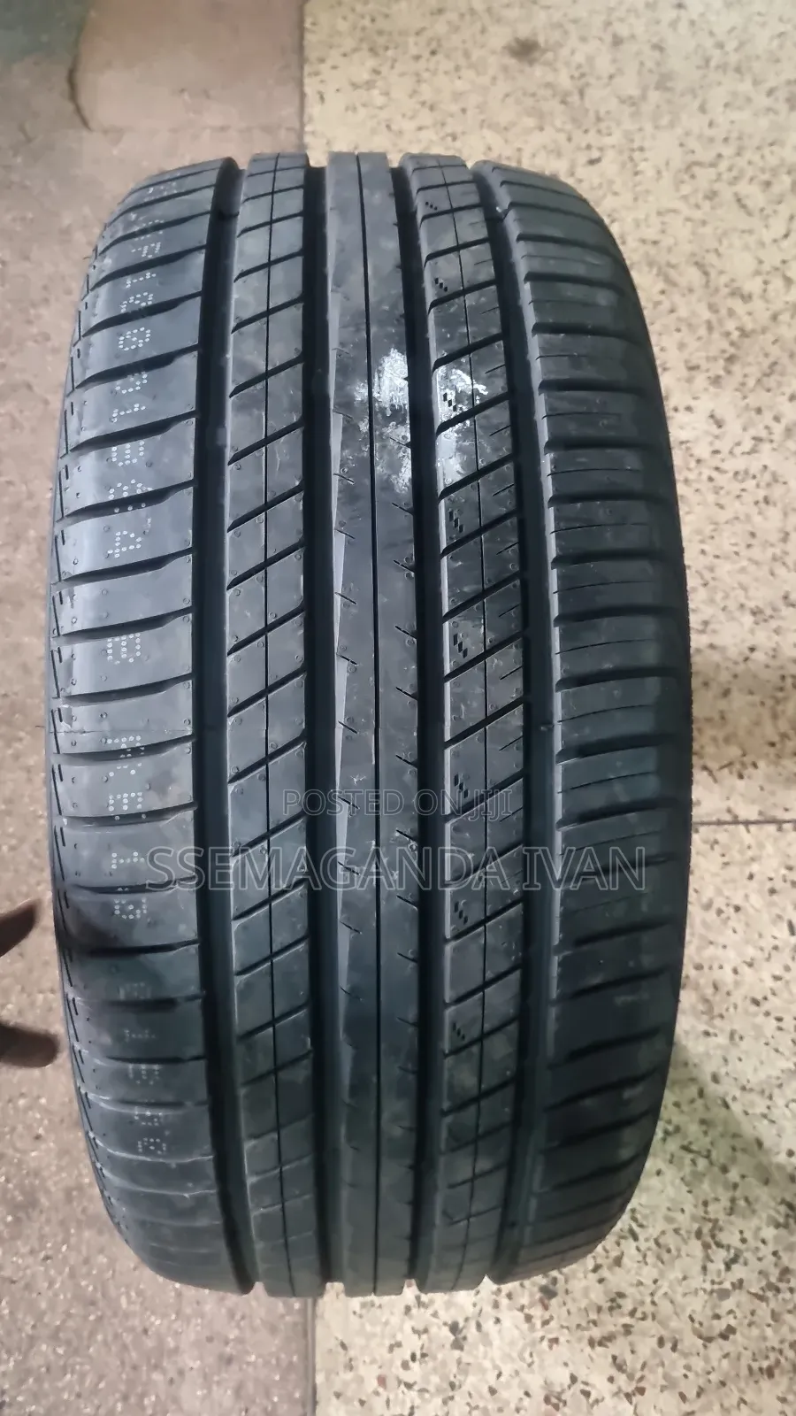 275/40r21 Rxquest