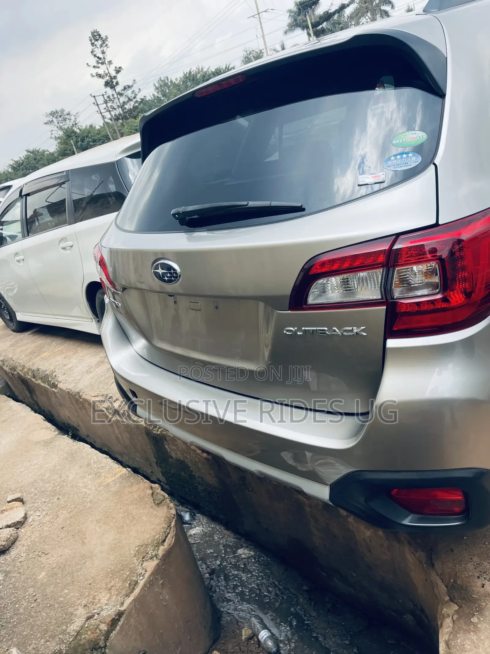 Subaru Outback 2018 Gold