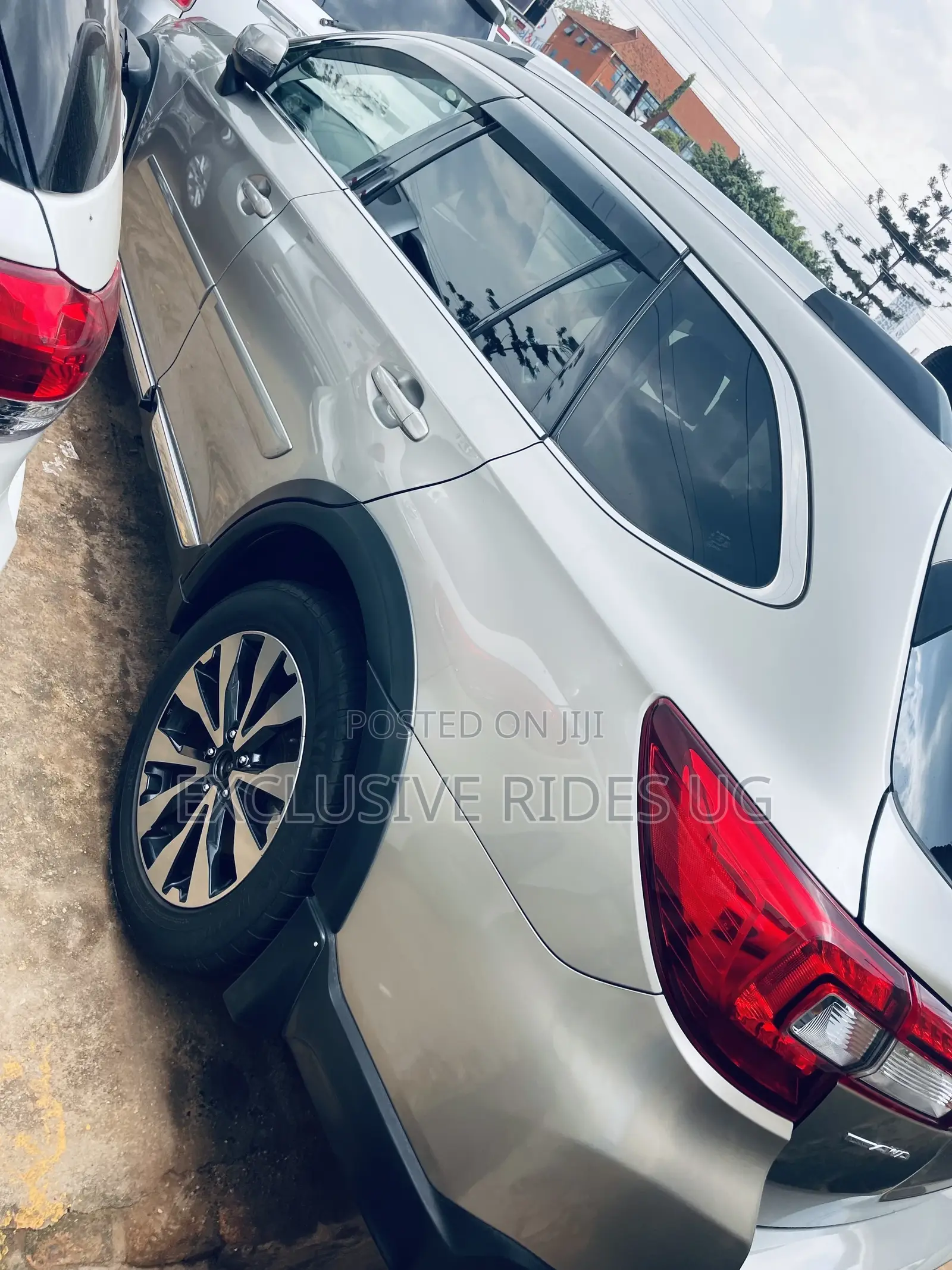 Subaru Outback 2018 Gold