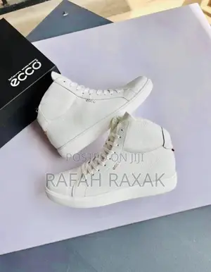 Photo - Original Ecco Soft 60 High Top Leather Sneakers