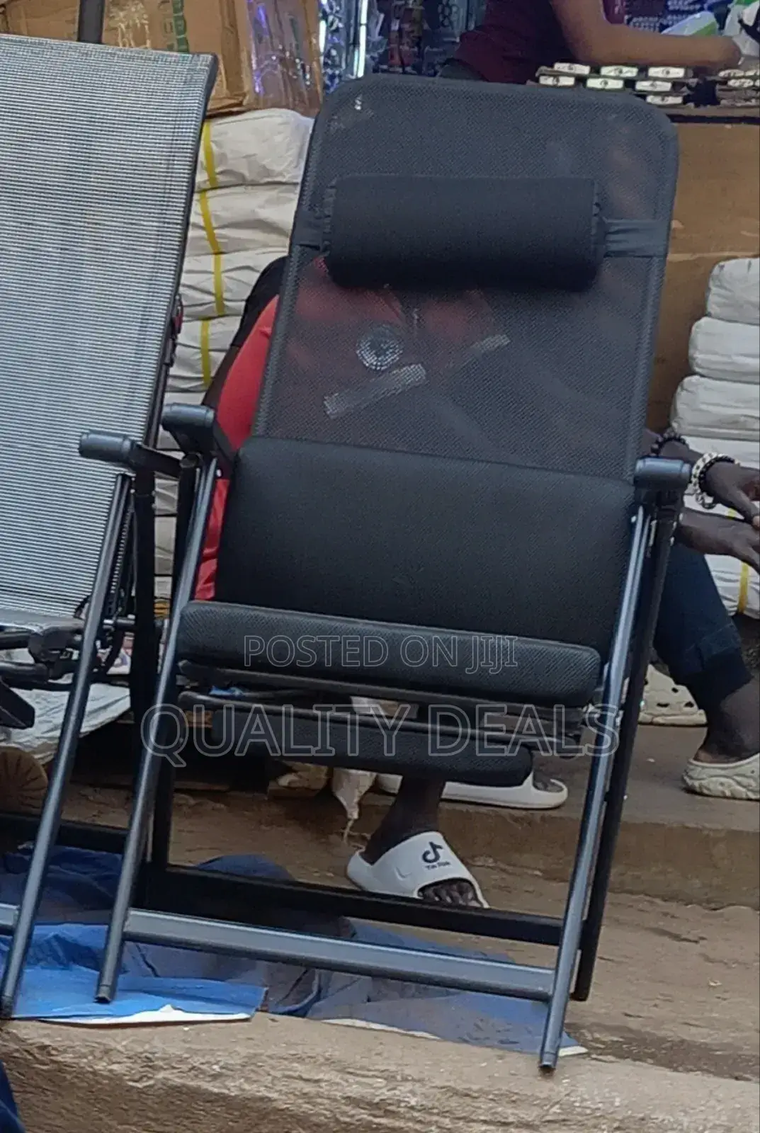 Foldable Reclining Chair