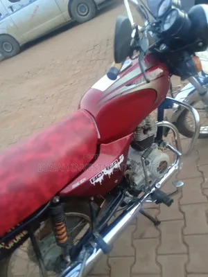 Bajaj Boxer 2023 Red