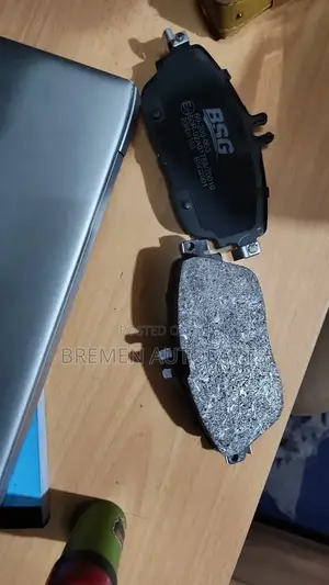 Front Brake Pads Mercedes-Benz W205